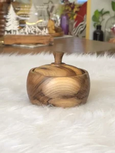 قندان چوبی ماسون مدل هیراد در دکور پذیرایی