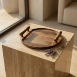 سینی دسته چوبی ماسون مدل آرتام روی میز لوکس