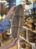 نمای زاویهدار اردو خوری قایقی چوبی