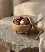 عکس کاربردی شکلات خوری چوبی دست ساز پایه دار